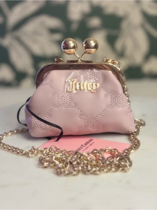Juicy Couture Handbags - Juicy Couture Blush Quilted Kiss-Lock Crossbody with Gold Chain